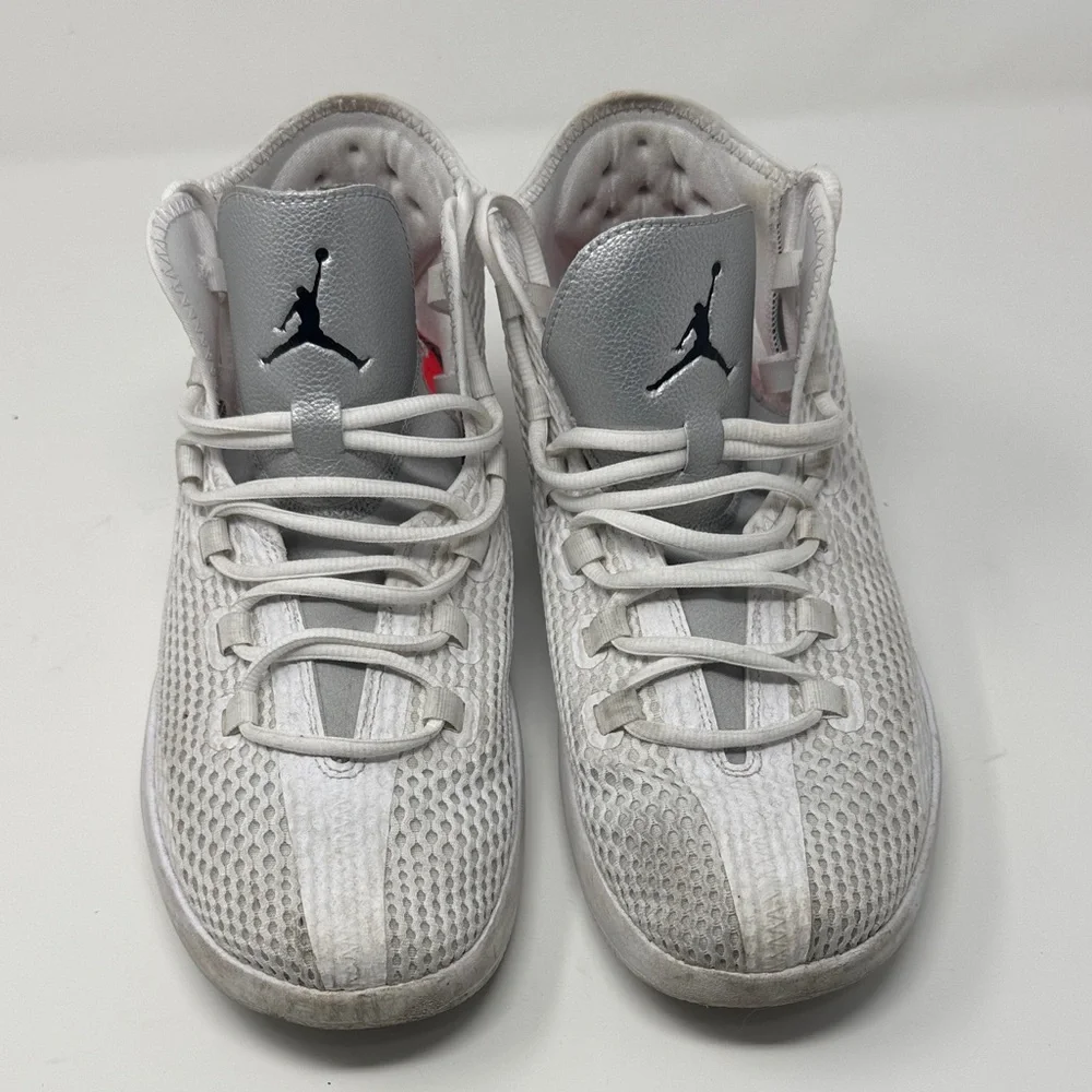 Jordan Reveal ‘Metallic‎ Silver’ Shoes